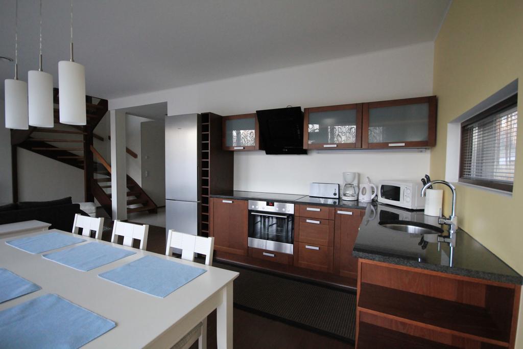 Marina Holiday Rauhan Village Apartments 이마트라 객실 사진