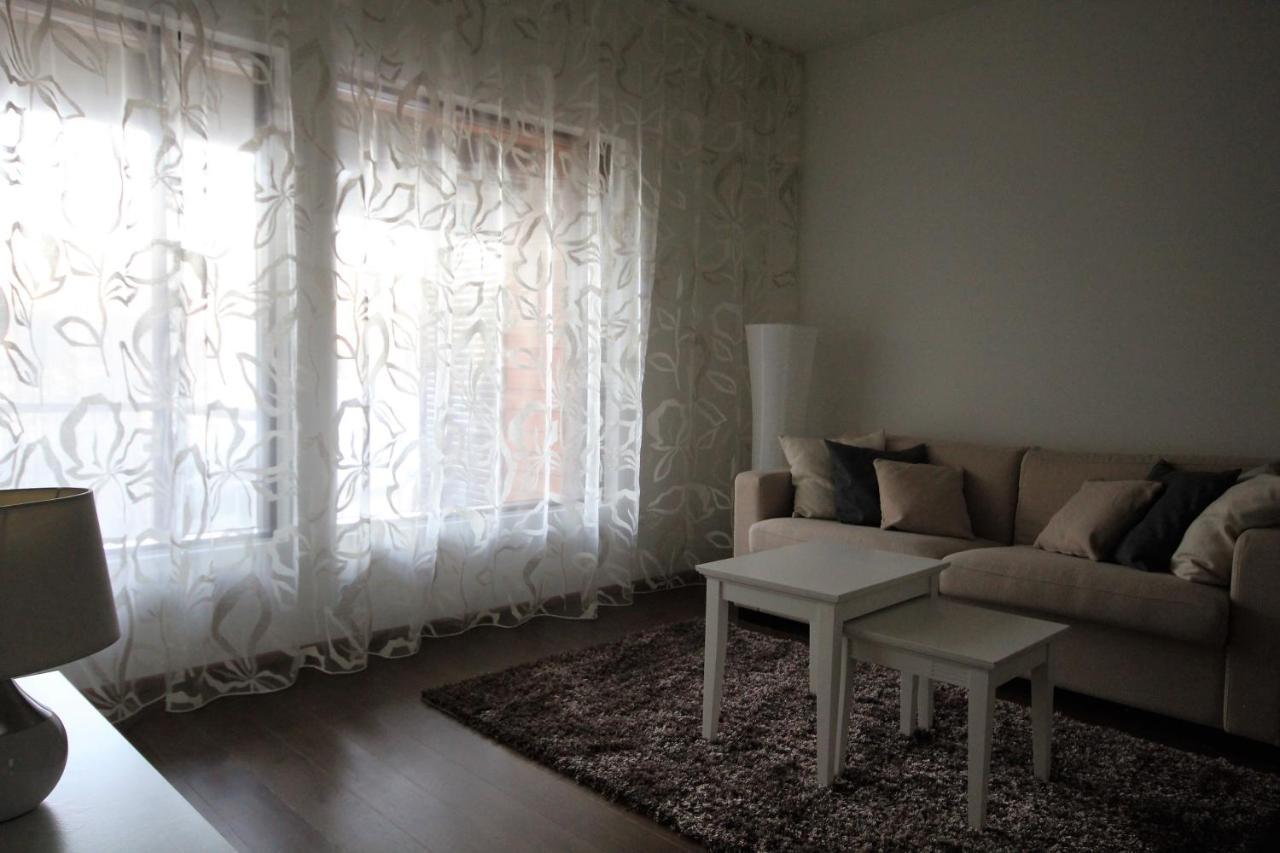Marina Holiday Rauhan Village Apartments 이마트라 객실 사진